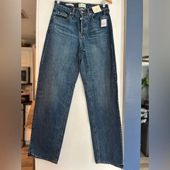 Target Dark Wash 90’s Baggy Denim Jeans and Cream t-shirt set - Picture 2 of 11